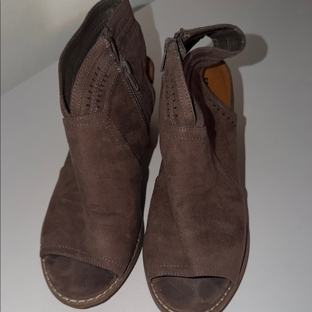 Sonoma Brand Women’s Brown Suede Open-Toe Ankle Booties